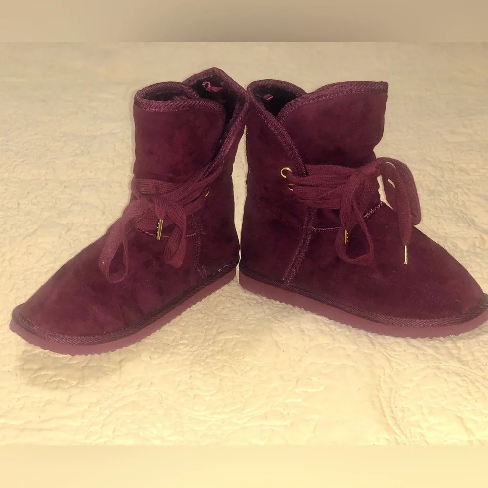 Old Navy Fur Lined Boots โค๏ธ๐ - Picture 12 of 12